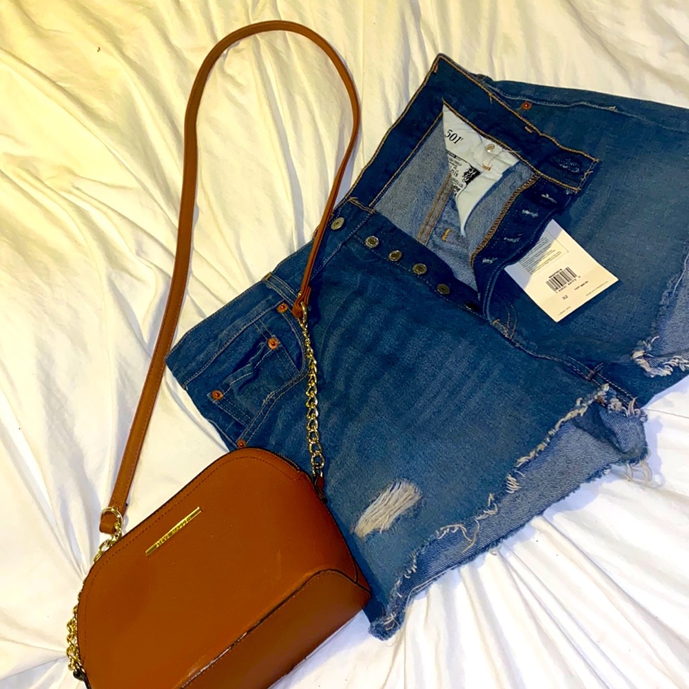 Levi High Rise shorts 💙
